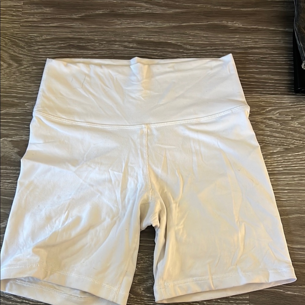 Aritzia white biker shorts